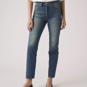 Levi's High Rise Straight Jeans - Medium Blue Wash